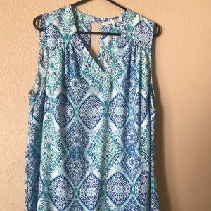 Plus size Sleeveless blouse 1x.